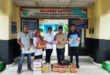 Ketua Serikat Media Siber Indonesia (SMSI) Kabupaten Ogan Komering Ulu (OKU) Selatan, Sri Fitriyana, didampingi Sekretaris dan Bendahara, menyerahkan bantuan bahan pokok untuk warga Desa Sido Rahayu kepada Camat Buay Pemaca, hari Jum'at tanggal 10 Maret 2023. (foto : SMSI Sumsel)