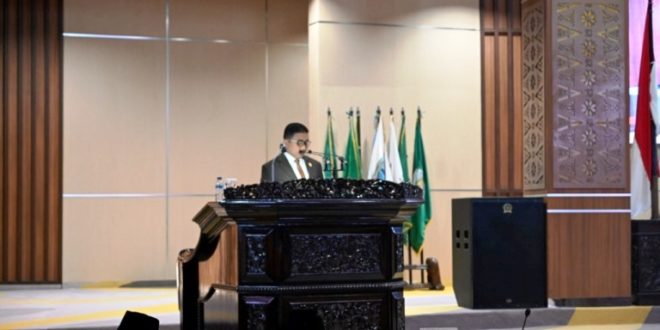 Anggota DPRD Sumsel, Mgs. Syaiful Padli, menyampaikan laporan hasil reses yang dilakukan oleh Anggota DPRD Sumsel Dapil I dari tanggal 6-13 Maret 2023 pada Rapat Paripurna hari Senin tanggal 20 Maret 2023. (foto : Humas DPRD Sumsel)