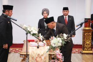 Gubernur Sumsel, Herman Deru, melantik H. Apriyadi Mahmud, sebagai Sekretaris Daerah (Sekda) Kabupaten Musi Banyuasin