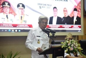 Wakil Gubernur (Wagub) Sumsel, Mawardi Yahya, saat membuka secara resmi Musyawarah Daerah Luar Biasa (Musdalub) Asosiasi UMKM Indonesia (AKUMINDO) Provinsi Sumsel, di Graha Bina Praja, hari Kamis pagi tanggal 16 Maret 2023. (foto : Humas Pemprov Sumsel)
