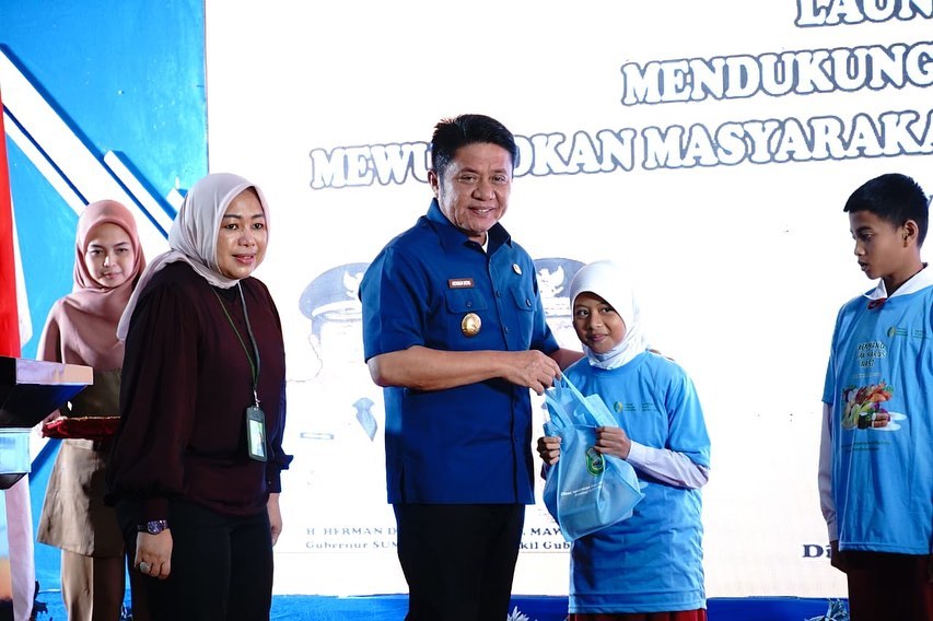 Gubernur Sumsel, Herman Deru, menghadiri acara launching Dapur Beragam, Bergizi, Seimbang, dan Aman, di Hotel Swarna Dwipa, hari Senin tanggal 20 Maret 2023. (foto : Humas Pemprov Sumsel)
