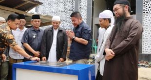 Gubernur Sumsel, Herman Deru, saat Safari Jumat yang dirangkaikan dengan Peresmian Masjid Da'rul Hadist, di Kelurahan Lebung Gajah, Kecamatan Sematang Borang, Kota Palembang, hari Jumat tanggal 31 Maret 2023. (foto : Humas Pemprov Sumsel)