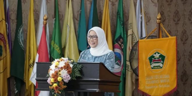 Ketua TP PKK Sumsel Buka Bazar Ramadhan BKOW Sumsel Tahun 2023 (foto : Humas Pemprov Sumsel)