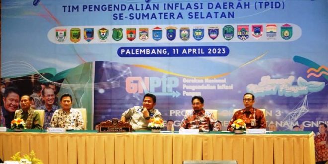 Gubernur Provinsi Sumatera Selatan, Herman Deru, menghadiri High Level Meeting Tim Pengendali Inflasi Daerah Provinsi Sumatera Selatan di Ballroom Aryaduta Palembang, hari Selasa tanggal 11 April 2023. (foto : Humas Pemprov Sumsel)
