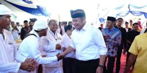 Gubernur Provinsi Sumatera Selatan (Sumsel), Herman Deru, menghadiri moderasi beragama dan penataran mangku serta seranti Banten masyarakat Hindu di Pasraman Satya Dharma, Lubuk Seberuk, Lempuing Jaya, Kabupaten Ogan Komering Ilir (OKI), hari Senin tanggal 17 April 2023. (foto : Humas Pemprov Sumsel)