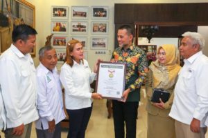 Pengurus SMSI Provinsi Sumatera Utara saat audiensi dengan Ketua DPRD Sumatera Utara, hari Selasa tanggal 4 April 2023. (foto : SMSI SUMSEL)