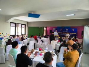 Ketua Kamar Dagang dan Industri (KADIN) Provinsi Sumatera Selatan, H. Affandi Udji, saat menyampaikan sambutan pada Halal bi Halal Pengurus di Auditorium Royal Islamic School, Palembang, hari Selasa tanggal 25 April 2023.