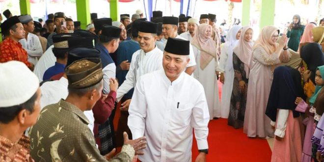 Pj. Bupati Kabupaten Muba. H. Apriyadi Mahmud, mengunjungi masyarakat di Kecamatan Plakat Tinggi, pada hari Selasa tanggal 11 April 2023 sore, jelang berbuka puasa bersama di Masjid Al-Hidayah Desa Cinta Karya.
