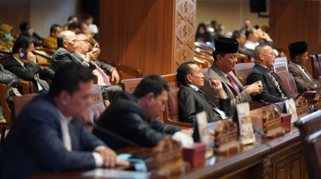 Rapat Paripurna LXIII dengan agenda Laporan Hasil Pembahasan dan Penelitian Pansus-Pansus DPRD Sumsel terhadap Laporan Keterangan Pertanggungjawaban (LKPJ) Gubernur Sumsel Tahun Anggaran (TA) 2022, di Ruang Rapat Paripurna DPRD Sumsel, Jalan POM IX, Palembang,  hari Senin tanggal 10 April 2023. (foto : Humas DPRD Sumsel)