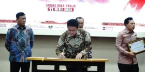 Gubernur Provinsi Sumatera Selatan (Sumsel), Herman Deru, secara resmi membuka Rapat Koordinasi (Rakor) Program Pemberantasan Korupsi Terintegrasi Wilayah Sumsel yang diselenggarakan oleh Komisi Pemberantasan Korupsi (KPK) Republik Indonesia di Auditorium Bina Praja Pemerintah Provinsi (Pemprov) Sumsel, hari Kamis tanggal 11 Mei 2023.