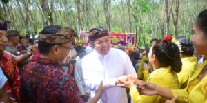 Gubernur Sumsel, Herman Deru, menghadiri acara Dharma Santi Perayaan Hari Suci Nyepi tahun Saka 1945/2023 Masehi yang dipusatkan di Desa Wana Bakti, Kecamatan Madang Suku III, Kabupaten Ogan Komering Ulu (OKU) Timur, hari Minggu tanggal 30 April 2023.