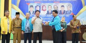 Gubernur Provinsi Sumatera Selatan (Sumsel), Herman Deru, membuka langsung Seminar Nasional yang diprakarsai oleh Ikatan Alumni (IKA) Fakultas Keguruan dan Ilmu Pendidikan (FKIP) Universitas Sriwijaya (UNSRI) di Asrama Haji Palembang, hari Selasa tanggal 9 Mei 2023.