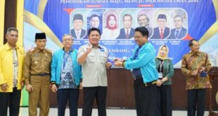Gubernur Provinsi Sumatera Selatan (Sumsel), Herman Deru, membuka langsung Seminar Nasional yang diprakarsai oleh Ikatan Alumni (IKA) Fakultas Keguruan dan Ilmu Pendidikan (FKIP) Universitas Sriwijaya (UNSRI) di Asrama Haji Palembang, hari Selasa tanggal 9 Mei 2023.