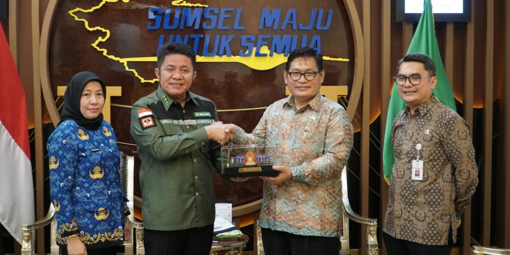 Gubernur Provinsi Sumatera Selatanz Herman Deru, menerima Kunjungan Kerja jajaran KOMNAS HAM Republik Indonesia, di ruang tamu Gubernur, hari Senin tanggal 22 Mei 2023.