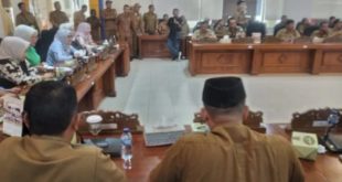Wakil Ketua DPRD Sumsel, Kartika Sandra Desi, menerima para Kades yang tergabung di dalam Forum Kades Sriwijaya, di ruang Badan Anggaran, pada hari Senin tanggal 22 Mei 2023.