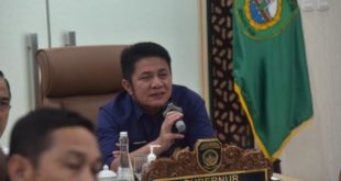 Gubernur Sumsel, Herman Deru, menghadiri Rapat Koordinasi (Rakor) kesiapsiagaan bencana kekeringan dan kebakaran hutan lahan yang digelar secara virtual pada hari Rabu tanggal 26 April 2023