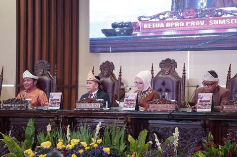Suasana Rapat Paripurna Istimewa Peringatan Hari Jadi ke 77 Tahun Provinsi Sumatera Selatan di Gedung DPRD Sumsel pada hari Senin tanggal 15 Mei 2023 yang dipimpin oleh Ketua DPRD Sumsel, Hj. Anita Noeringhati.