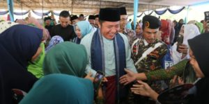 Gubernur Sumsel, Herman Deru, saat acara peletakan batu pertama pembangunan Gedung MWC NU Kelingi IV-D bertempat di Desa Temuan Jaya, Kecamatan Muara Kelingi, hari Rabu tanggal 3 Mei 2023.