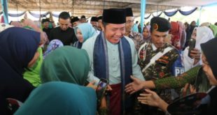 Gubernur Sumsel, Herman Deru, saat acara peletakan batu pertama pembangunan Gedung MWC NU Kelingi IV-D bertempat di Desa Temuan Jaya, Kecamatan Muara Kelingi, hari Rabu tanggal 3 Mei 2023.