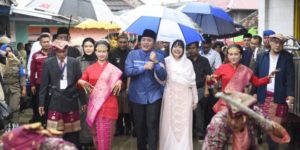Pada H+3 hari raya Idul Fitri 144 Hijriah, Senin tanggal 24 April 2023, Gubernur Provinsi Sumatera Selatan (Sumsel), Herman Deru, berkesempatan melakukan halal Bi halal dengan masyarakat Komering yang diinisiasi oleh Organisasi Kerukunan Warga Komering (IWARI) Cempaka yang dipusatkan di Balai Desa Cempaka, Kecamatan Cempaka, Kabupaten OKU Timur.