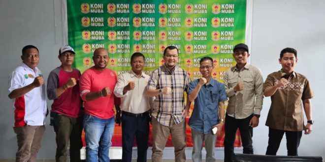 Ketua KONI Sumsel, Hendri Zainuddin, bersama pengurus KONI Kabupaten Musi Banyuasin, hari Selasa tanggal 13 Juni 2023.