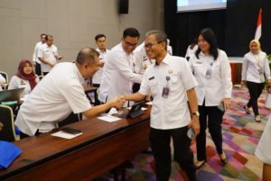 Sekretaris Daerah (Sekda) Provinsi Sumatera Selatan (Sumsel), Supriono, membuka secara resmi Forum Lintas Perangkat Daerah dan Pra Musrenbang dalam rangka Penyusunan Rencana Kerja Pemerintah Daerah (RKPD) Sumsel Tahun 2024, bertempat di Hotel The Zuri Kota Palembang, hari Rabu tanggal 5 April 2023. (foto : Humas Pemprov Sumsel)