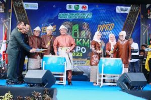 Gubernur Sumsel, Herman Deru, bersama Wakil Gubernur Sumsel dan Ketua DPRD Sumsel, menutup kegiatan Sumsel Expo 2023 yang digelar tanggal 13-15 Mei 2023 di Halaman Gedung DPRD Sumsel.