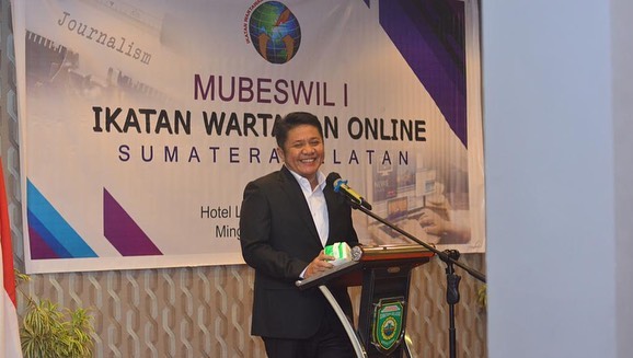 Gubernur Provinsi Sumatera Selatan (Sumsel), Herman Deru, membuka secara langsung Musyawarah Bersama Wilayah (Mubeswil) I Ikatan Wartawan Online (IWO) Sumsel di Hotel Luminor Palembang, pada hari Minggu tanggal 28 Mei 2023.