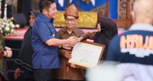 Gubernur Provinsi Sumatera Selatan (Sumsel), Herman Deru, memberikan beberapa pesan penting kepada para Lanjut Usia (Lansia) Sumsel saat memperingati Hari Lanjut Usia Nasional (HLUN) ke 27 yang diselenggarakan di Griya Agung pada hari Senin tanggal 29 Mei 2023.