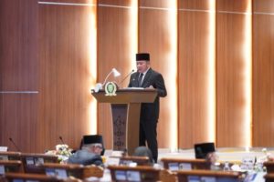 Gubernur Sumsel, Herman Deru, menyampaikan Penjelasan mengenai Rancangan Rancangan Peraturan Daerah (Raperda) Provinsi Sumsel tentang Pertanggungjawaban Pelaksanaan Anggaran Pendapatan dan Belanja Daerah (APBD) tahun 2022 di Gedung Paripurna DPRD Sumsel, pada hari Senin tanggal 5 Juni 2023.