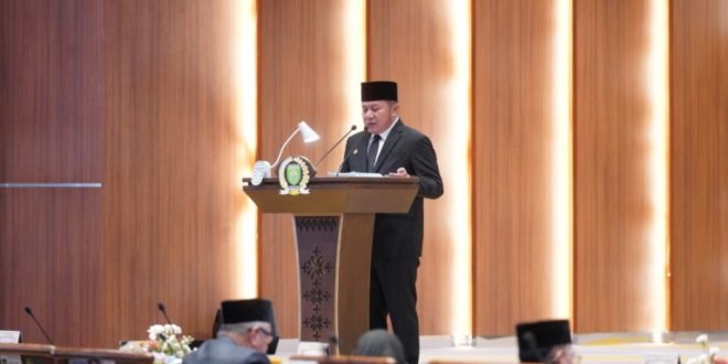 Gubernur Sumsel, Herman Deru, menyampaikan Penjelasan mengenai Rancangan Rancangan Peraturan Daerah (Raperda) Provinsi Sumsel tentang Pertanggungjawaban Pelaksanaan Anggaran Pendapatan dan Belanja Daerah (APBD) tahun 2022 di Gedung Paripurna DPRD Sumsel, pada hari Senin tanggal 5 Juni 2023.