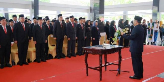 Pj. Bupati Kabupaten Musi Banyuasin, H. Apriyadi Mahmud, melantik dan melakukan rotasi terhadap 172 pejabat di Lingkungan Pemerintah Kabupaten Musi Banyuasin pada hari Selasa tanggal 13 Juni 2023 di Pendopoan Griya Bumi Serasan Sekate, Sekayu.