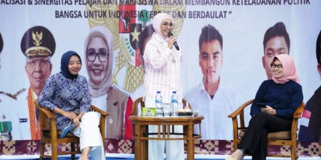 Ketua Dewan Perwakilan Rakyat Daerah (DPRD) Provinsi Sumatera Selatan (Sumsel), Hj. Anita Noeringhati, menjadi narasumber pada Pendidikan Politik Akbar Pelajar dan Mahasiswa dengan tema Revitalisasi dan Sinergitas Pelajar dan Mahasiswa dalam Membangun Keteladanan Politik Bangsa untuk Indonesia Cerdas dan Berdaulat.