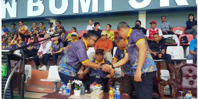 Wakil Ketua DPRD Sumsel, Giri Ramanda N. Kiemas, menghadiri pembukaan Turnamen Sepak Bola Antar Organisasi Perangkat Daerah (OPD) Provinsi Sumatera Selatan yang digelar di Stadion Bumi Sriwijaya, Palembang, pada hari Rabu tanggal 31 Mei 2023.