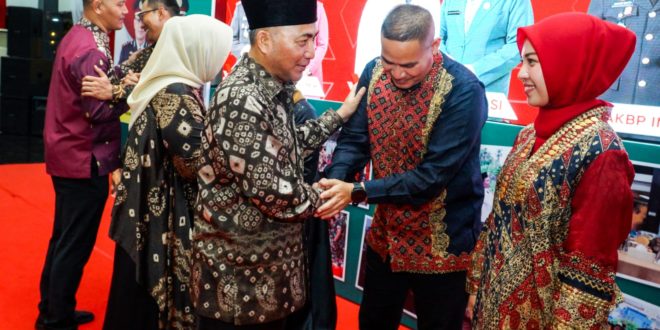 Pj. Bupati Muba, H. Apriyadi Mahmud di sela Pisah Sambut Kapolres Musi Banyuasin, pada hari Selasa tanggal 18 Juli 2023 malam, di Pendopoan Griya Bumi Serasan Sekate. (foto : bekisarmedia.id/aprizal)