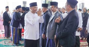 Pj. Bupati Kabupaten Musi Banyuasin, H. Apriyadi Mahmud, menghadiri Peringatan Tahun Baru Islam 1 Muharram 1.445 H/2023 sekaligus Pelantikan Dewan Pengurus Daerah Forum Pondok Pesantren Sumatera Selatan (DPD FORPESS) Kabupaten Musi Banyuasin Masa Khidmat 2022–2026 di Pendopoan Griya Bumi Serasan Sekate (GBSS), Sekayu, pada hari Selasa tanggal 25 Juli 2023. (foto : bekisarmedia.id/hairudin)