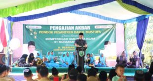 Gubernur Provinsi Sumatera Selatan, Herman Deru, menghadiri acara peringatan Hari Besar Islam dan Haul Akbar Desa Mataram Jaya, Kabupaten Ogan Komering Ilir, pada hari Selasa tanggal 18 Juli 2023. (foto : Humas Pemprov Sumsel)