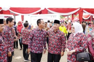 Pj. Bupati Kabupaten Musi Banyuasin, H. Apriyadi Mahmud, menghadiri puncak Peringatan Hari Keluarga Nasional (HARGANAS) ke 30 tahun 2023 di Lapangan Upacara Pemerintah Kabupaten (Pemkab) Banyuasin, pada hari Kamis tanggal 6 Juli 2023. (foto : bekisarmedia.id/aprizal)