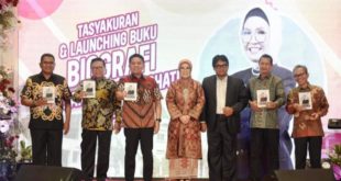 Gubernur Provinsi Sumatera Selatan (Sumsel), Herman Deru, menghadiri Tasyakuran dan Launching Buku Biografi Hj. Anita Noeringhati yang berjudul Singa Betina Parlemen Bumi Sriwijaya, di Ballroom Hotel Excelton Palembang, pada hari Jum'at tanggal 28 Juli 2023. (bekisarmedia.id/aprizal)