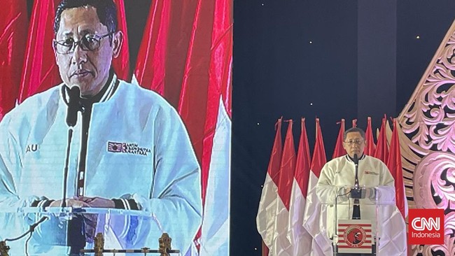 Anas Urbaningrum terpilih secara aklamasi sebagai Ketua Umum Partai Kebangkitan Nusantara (PKN) pada hari Jum'at tanggal 14 Juli 2023. (foto : CNN Indonesia/Thohirin)