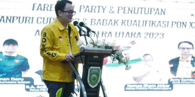 Ketua Umum Pengurus Besar (PB) Persatuan Boling Indonesia (PBI), Jerry Sambuaga, saat memberikan sambutannya pada acara Farewell Party Kejurnas Leanpuri Cup 2023 dan Babak Kualifikasi PON XXI Aceh-Sumatera Utara 2024 di Griya Agung Palembang, hari Senin tanggal 31 Juli 2023. (foto : bekisarmedia.id/hairudin)