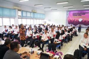 Sekretaris Daerah (Sekda) Provinsi Sumatera Selatan (Sumsel), Supriono, menjadi narasumber pada kegiatan pengenalan kampus Mahasiswa Baru (Maba) Fakultas Teknik Sipil Universitas Sriwijaya (UNSRI) pada hari Kamis tanggal 10 Agustus 2023. (foto : bekisarmedia.id/hairudin)