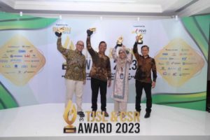 PT. Bukit Asam Tbk meraih 4 penghargaan sekaligus dalam ajang TJSL & CSR Award 2023 pada hari Kamis tanggal 10 Agustus 2023 yang bertema Program TJSL dan CSR BUMN melalui 4 Pilar Pembangunan yang menciptakan nilai tambah bagi perusahaan dan UMK yang berkelanjutan. (foto : Humas PT. Bukit Asam Tbk)