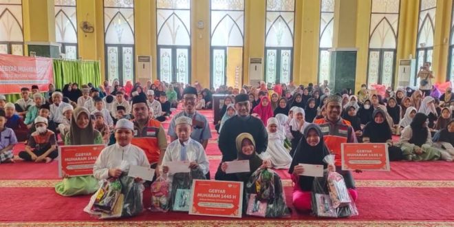 Rumah Zakat menggelar Gebyar Muharam 1445 H, Berbagi Bersama Yatim dan Dhuafa di Masjid Ra'iyah DPRD Provinsi Sumatera Selatan (Sumsel), Jalan Arivai No 1, Kelurahan Lorok Pakjo, Kecamatan Ilir Barat Satu, Kota Palembang. pada hari Minggu tanggal 13 Agustus 2023. (foto : bekisarmedia.id/hairudin)