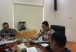 Asisten Perekonomian dan Pembangunan Sekretariat Daerah (Setda) Muba, Andi Wijaya Busro, saat memimpin Rapat Persiapan Roadshow Literasi dan Inklusi Keuangan di 17 Kabupaten dan Kota se Sumatera Selatan Tahun 2023 di Kabupaten Muba, bertempat di Kantor Perwakilan Muba di Palembang, pada hari Sabtu tanggal 2 September 2023. (foto : Humas Pemkab Muba)