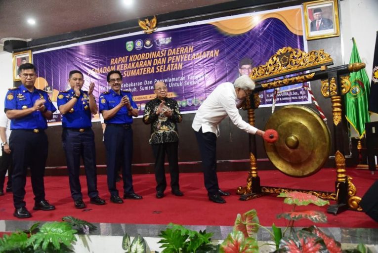 Wakil Gubernur Provinsi Sumatera Selatan, Mawardi Yahya, menghadiri Rapat Koordinasi Daerah Pemadam Kebakaran dan Penyelamatan se Sumatera Selatan Tahun 2023 di Hotel Swarna Dwipa pada hari Rabu tanggal 9 Agustus 2023. (foto : bekisarmedia.id/oyong)