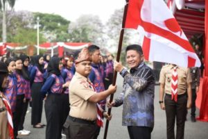 Gubernur Provinsi Sumatera Selatan (Sumsel), Herman Deru, melepas ratusan peserta Raimuna ke XII Tahun 2023 Gerakan Pramuka Kontingen Sumsel ke Bumi Perkemahan Cibubur, Jakarta Timur, dan melepas Tim Kesenian Sumsel yang akan unjuk kebolehan dalam rangka HUT ke 78 Republik Indonesia di Istana Presiden pada 17 Agustus 2023 mendatang di Griya Agung Palembang, pada hari Sabtu tanggal 12 Agustus 2023. (foto : bekisarmedia.id/oyong)
