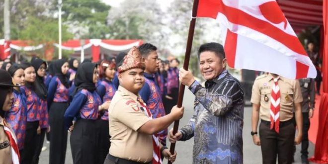 Gubernur Provinsi Sumatera Selatan (Sumsel), Herman Deru, melepas ratusan peserta Raimuna ke XII Tahun 2023 Gerakan Pramuka Kontingen Sumsel ke Bumi Perkemahan Cibubur, Jakarta Timur, dan melepas Tim Kesenian Sumsel yang akan unjuk kebolehan dalam rangka HUT ke 78 Republik Indonesia di Istana Presiden pada 17 Agustus 2023 mendatang di Griya Agung Palembang, pada hari Sabtu tanggal 12 Agustus 2023. (foto : bekisarmedia.id/oyong)
