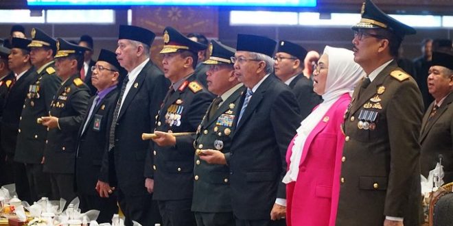 Wakil Gubernur Provinsi Sumatera Selatan (Sumsel), Mawardi Yahya, secara live streaming mendengarkan Pidato Kenegaraan Presiden Republik Indonesia, Joko Widodo, dalam rangka memperingati Hari Ulang Tahun (HUT) Kemerdekaan Republik Indonesia ke 78, di Ruang Rapat Paripurna DPRD Provinsi Sumsel, pada hari Rabu tanggal 16 Agustus 2023.
