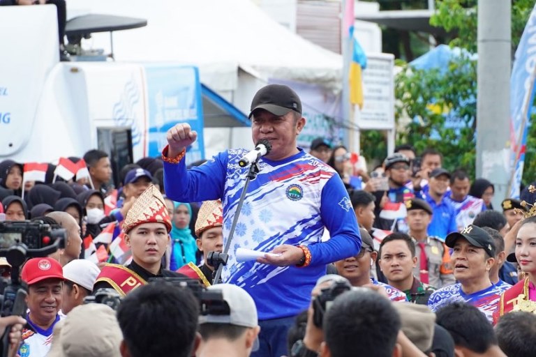 Event Tahunan Sriwijaya Ranau Gran Fondo (SRGF) kembali digelar di pelataran Danau Ranau, Kecamatan Banding Agung, Kabupaten Ogan Komering Ulu (OKU) Selatan, dan ditandai dengan pengibaran bendera start oleh Gubernur Provinsi Sumatera Selatan (Sumsel), Herman Deru, sekitar pukul 07.00 Wib, pada hari Sabtu pagi tanggal 19 Agustus 2023.